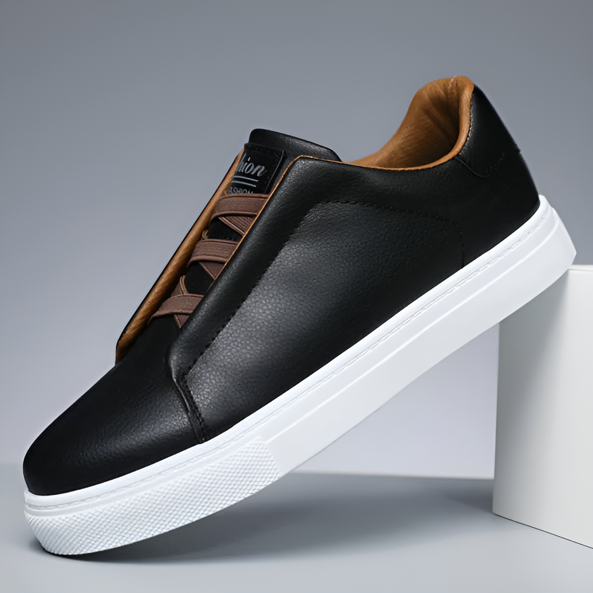 Classic Leather Low-Top Sneakers